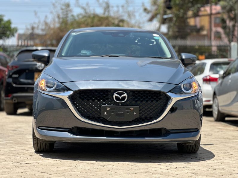 
								Mazda 2 full									