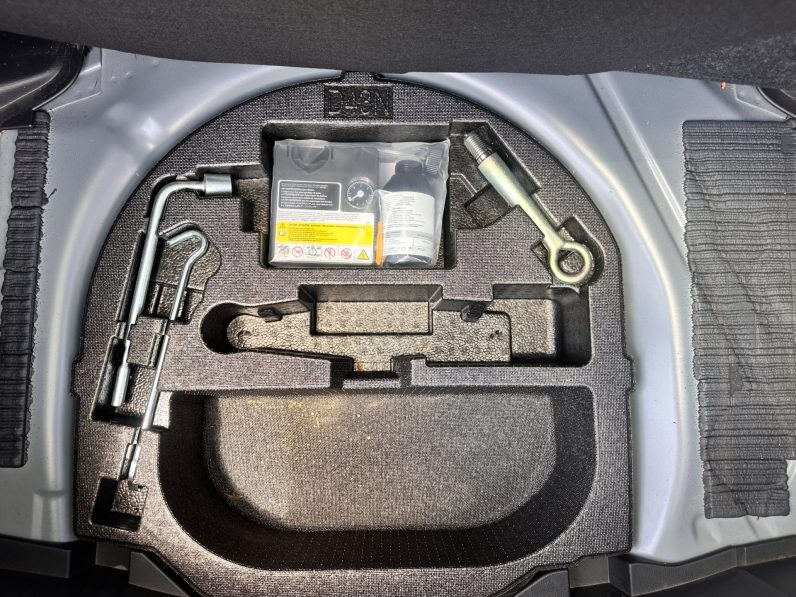 
								Mazda 2 full									