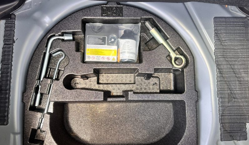 
								Mazda 2 full									