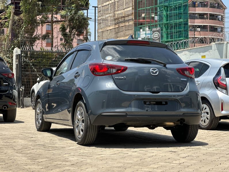 
								Mazda 2 full									