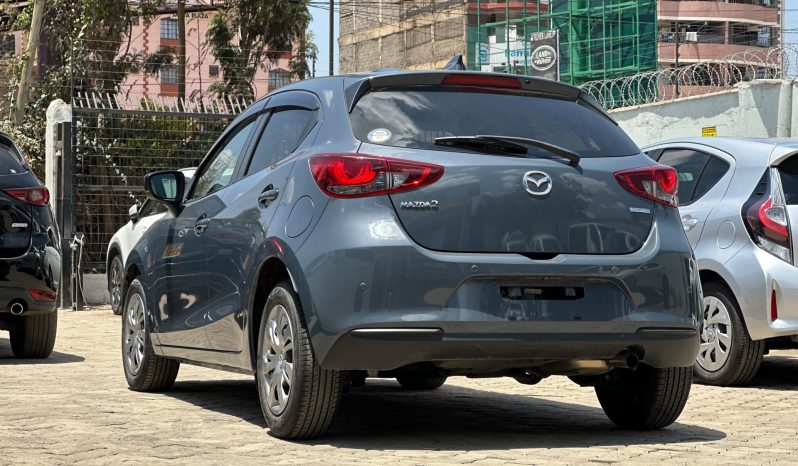 
								Mazda 2 full									
