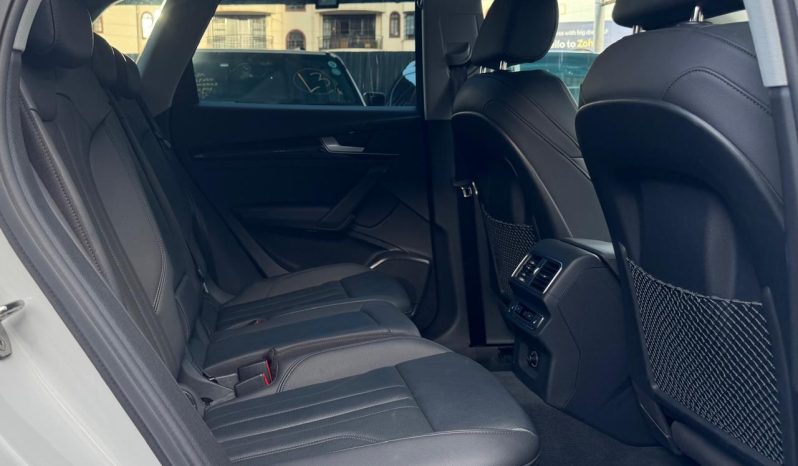 
								Audi Q5 full									