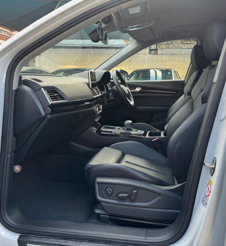 
								Audi Q5 full									