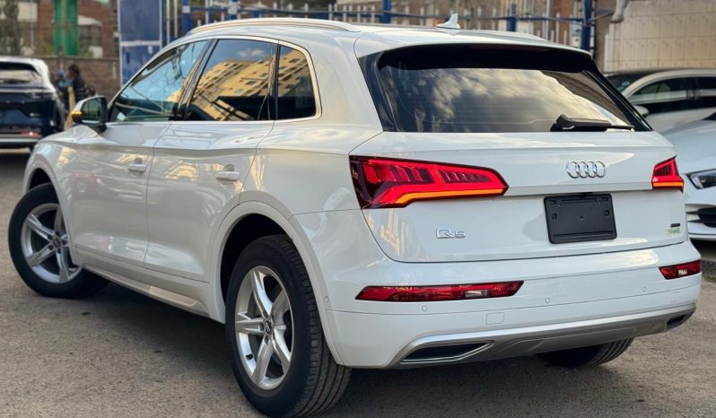 
								Audi Q5 full									
