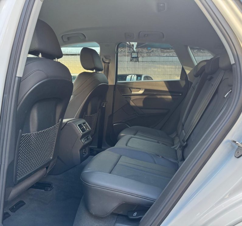 
								Audi Q5 full									