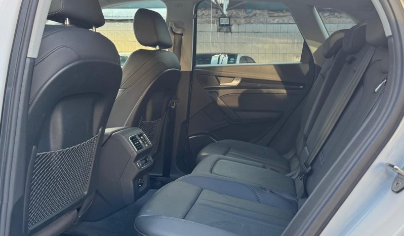 
								Audi Q5 full									