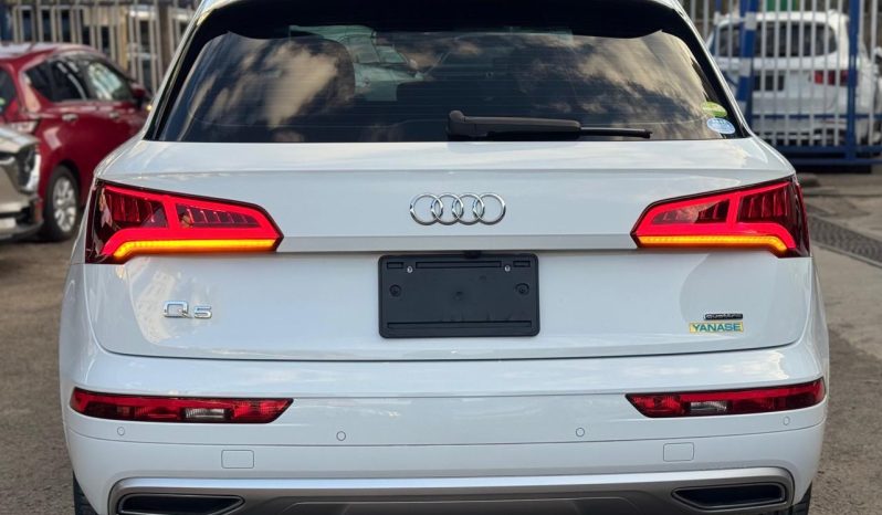 
								Audi Q5 full									