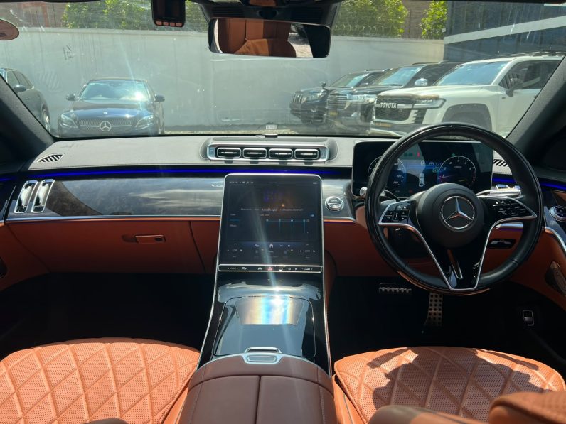 
								Mercedes Benz S500 full									