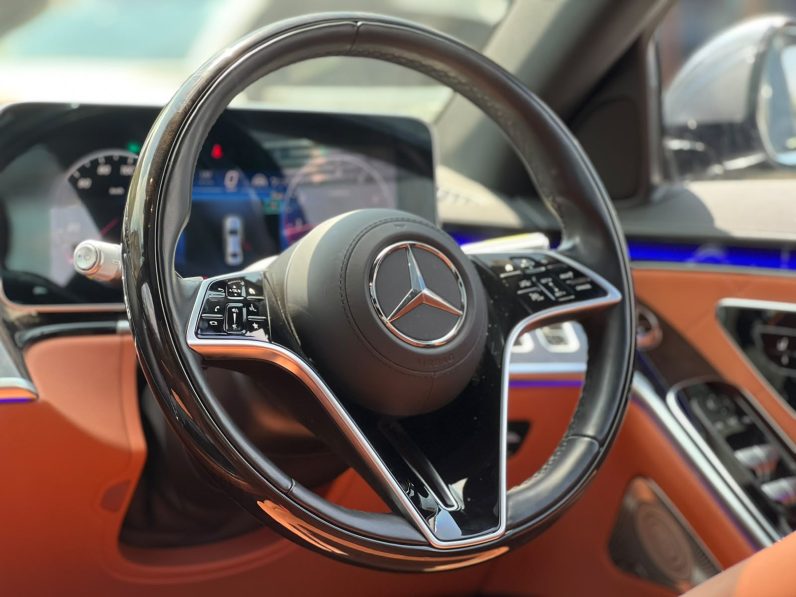 
								Mercedes Benz S500 full									