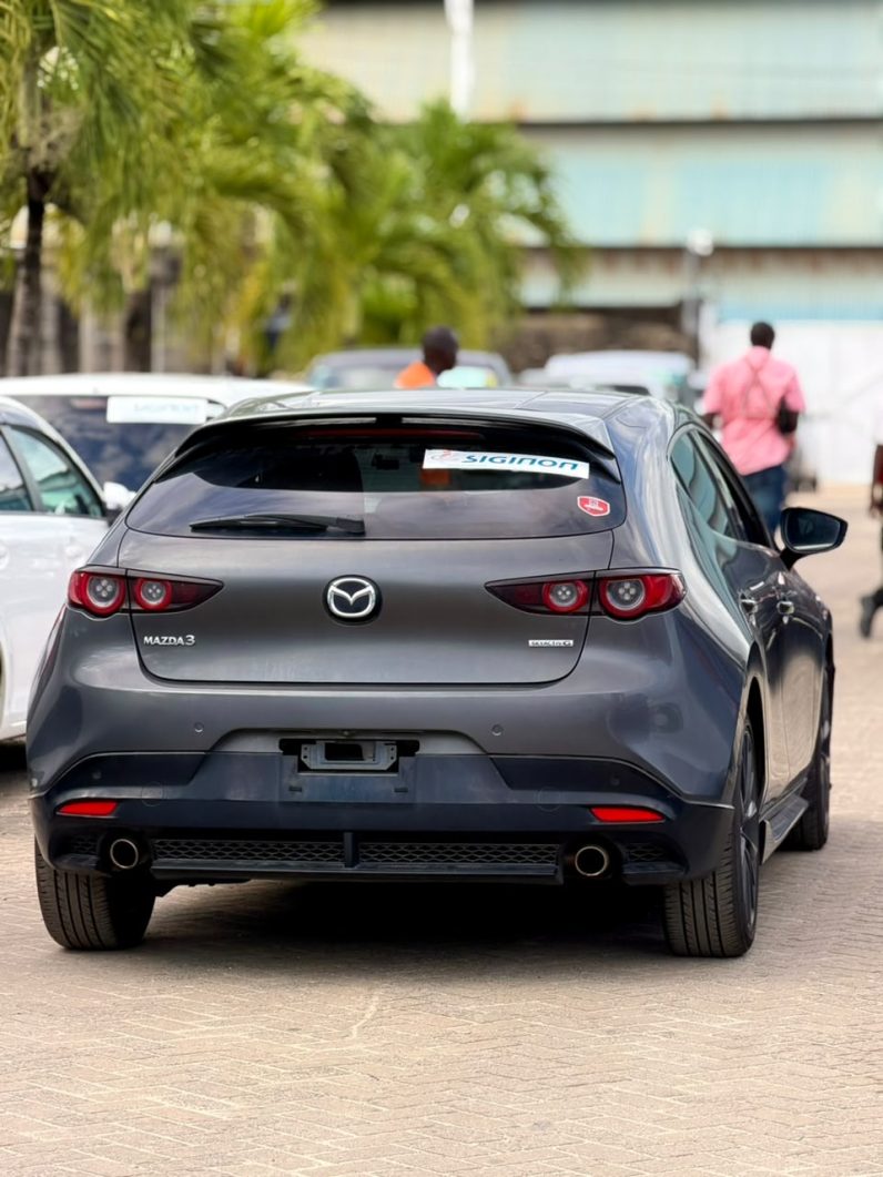 
								Mazda 3 full									