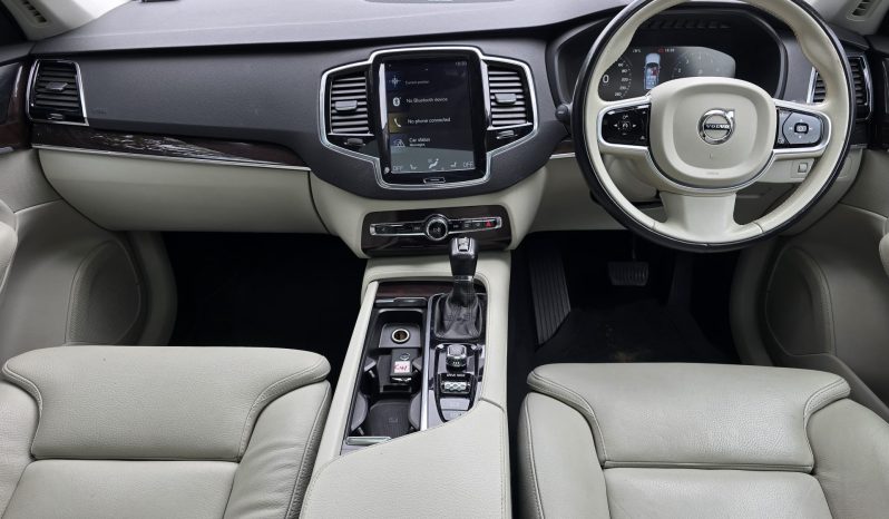 
								Volvo XC90 T5 full									