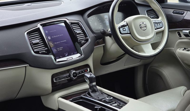 
								Volvo XC90 T5 full									
