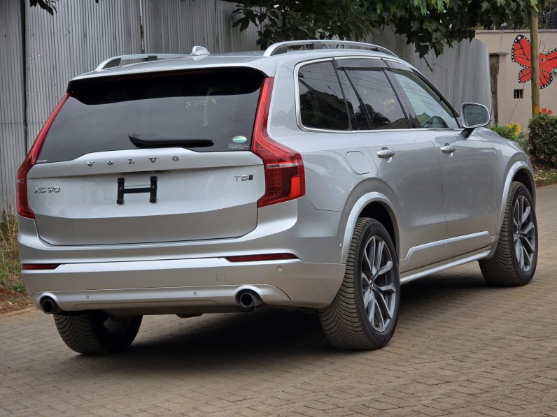 
								Volvo XC90 T5 full									