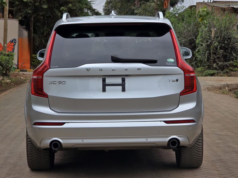 
								Volvo XC90 T5 full									