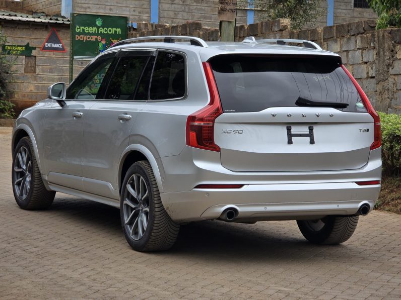 
								Volvo XC90 T5 full									