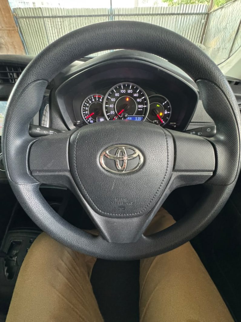 
								Toyota Axio full									