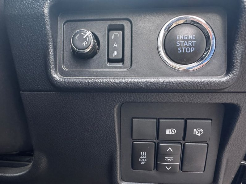 
								Toyota Land Cruiser Prado TX-L full									