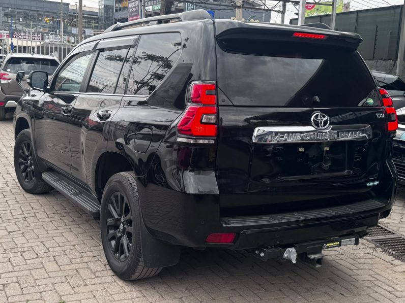 
								Toyota Land Cruiser Prado TX-L full									