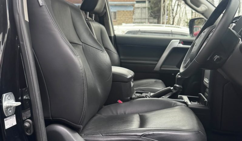 
								Toyota Land Cruiser Prado TX-L full									