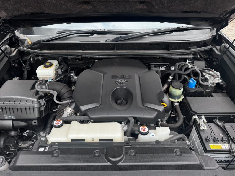 
								Toyota Land Cruiser Prado TX-L full									