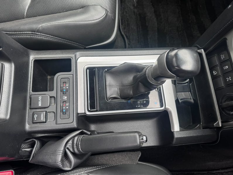 
								Toyota Land Cruiser Prado TX-L full									