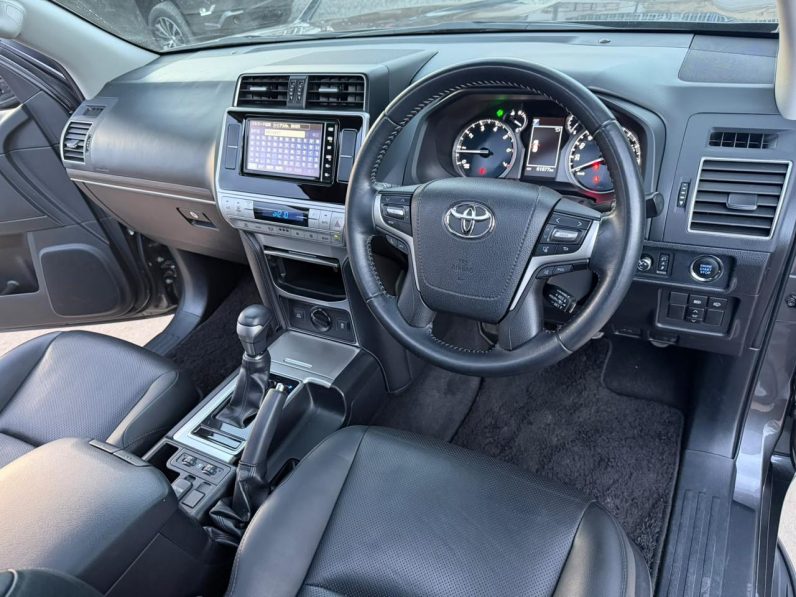 
								TOYOTA LANDCRUISER PRADO TX-L full									