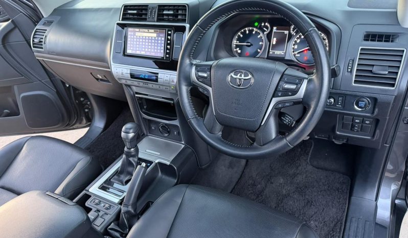 
								TOYOTA LANDCRUISER PRADO TX-L full									