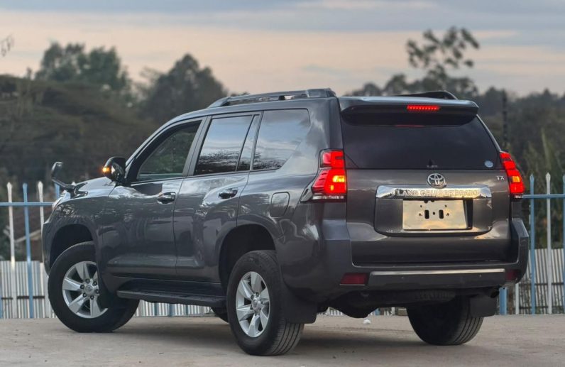 
								TOYOTA LANDCRUISER PRADO TX-L full									