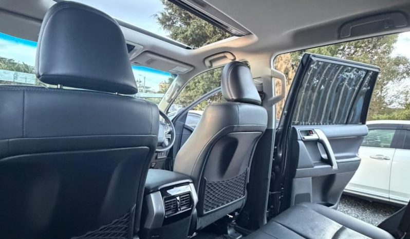 
								TOYOTA LANDCRUISER PRADO TX-L full									