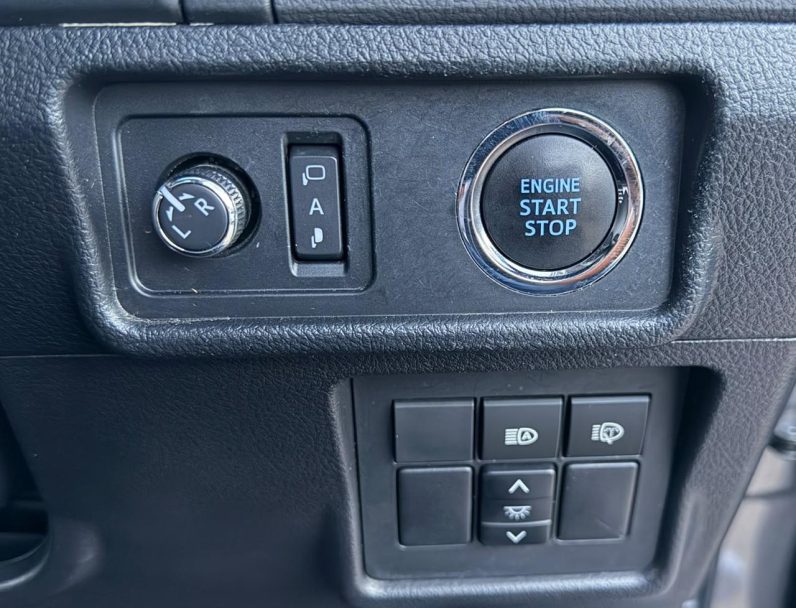 
								TOYOTA LANDCRUISER PRADO TX-L full									