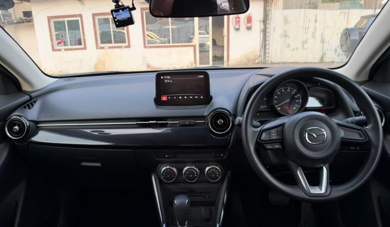 
								MAZDA DEMIO full									