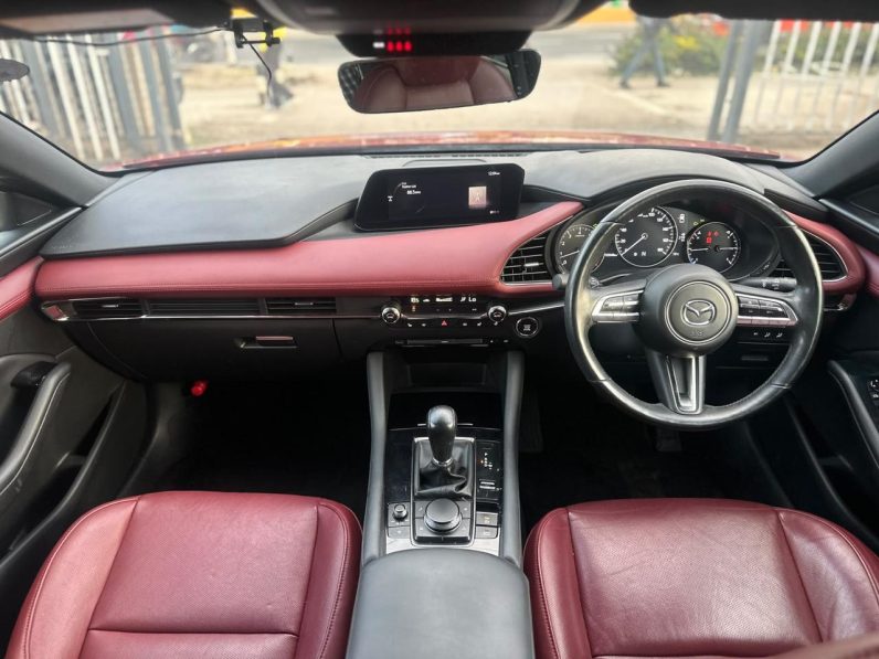 
								MAZDA 3 full									