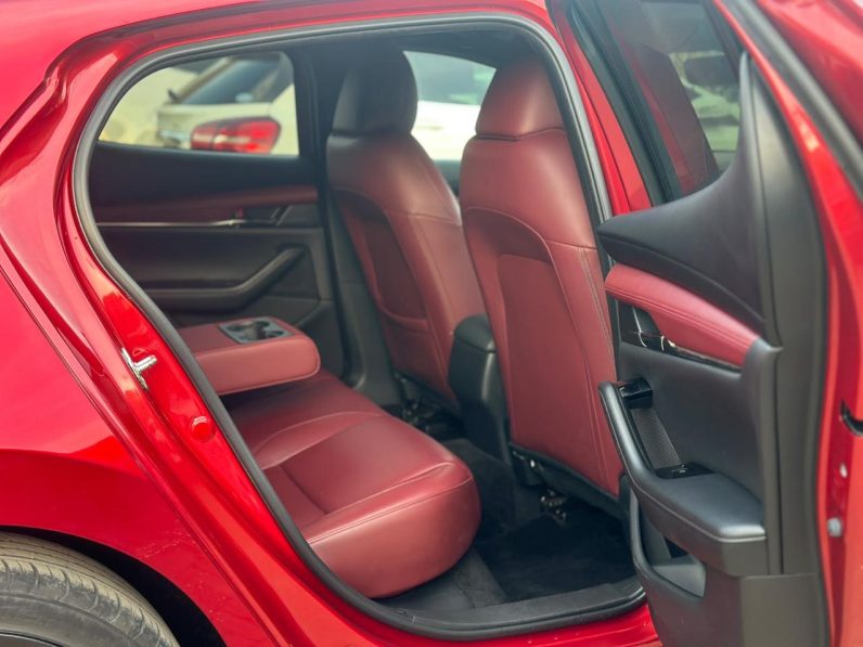 
								MAZDA 3 full									