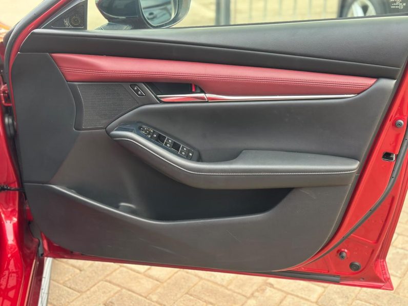 
								MAZDA 3 full									