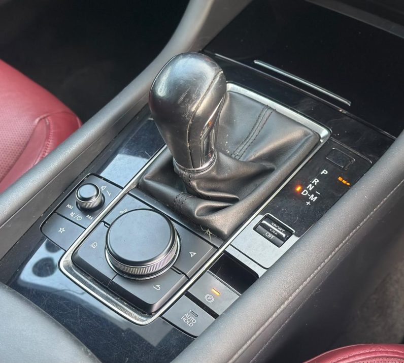 
								MAZDA 3 full									