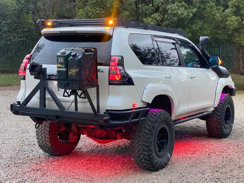 
								TOYOTA LAND CRUISER PRADO TXL full									