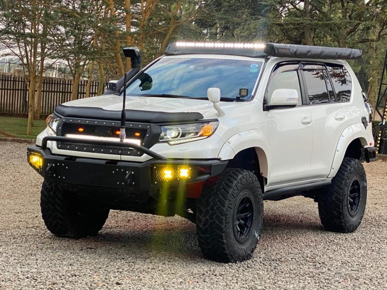 
								TOYOTA LAND CRUISER PRADO TXL full									