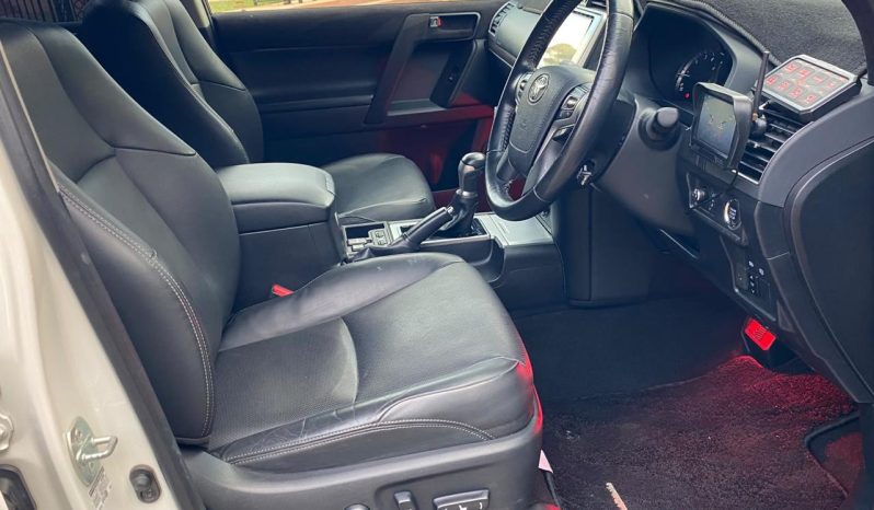 
								TOYOTA LAND CRUISER PRADO TXL full									