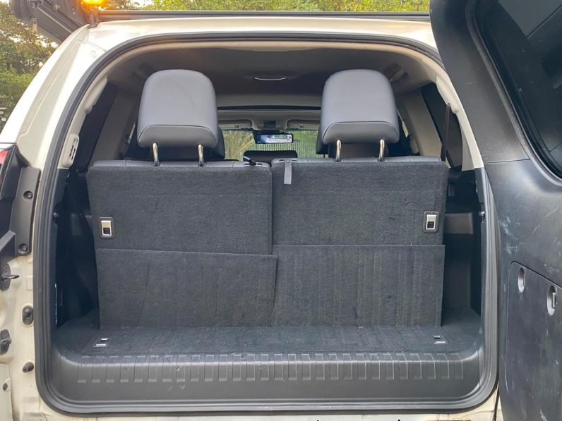 
								TOYOTA LAND CRUISER PRADO TXL full									