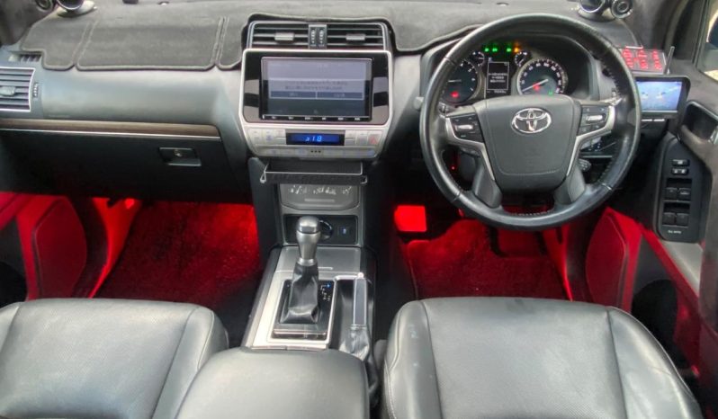 
								TOYOTA LAND CRUISER PRADO TXL full									