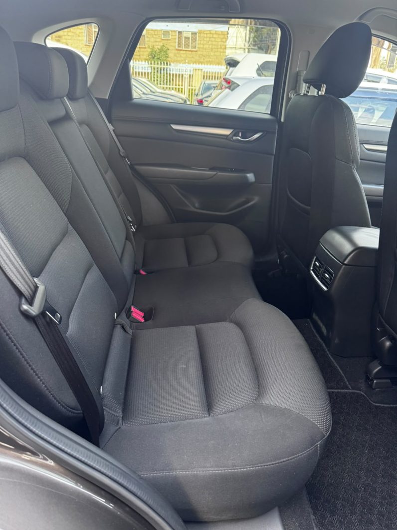 
								Mazda CX-5 full									