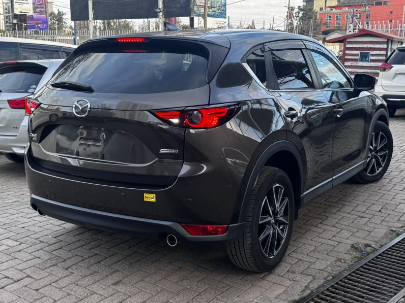 
								Mazda CX-5 full									