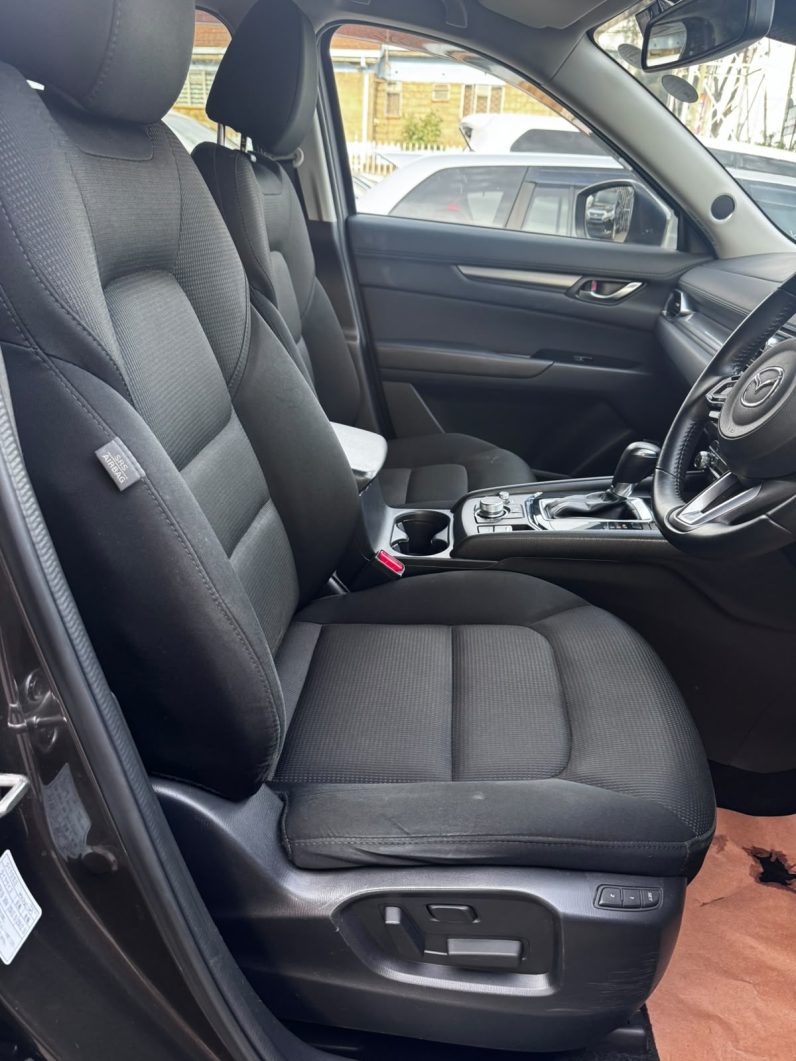 
								Mazda CX-5 full									