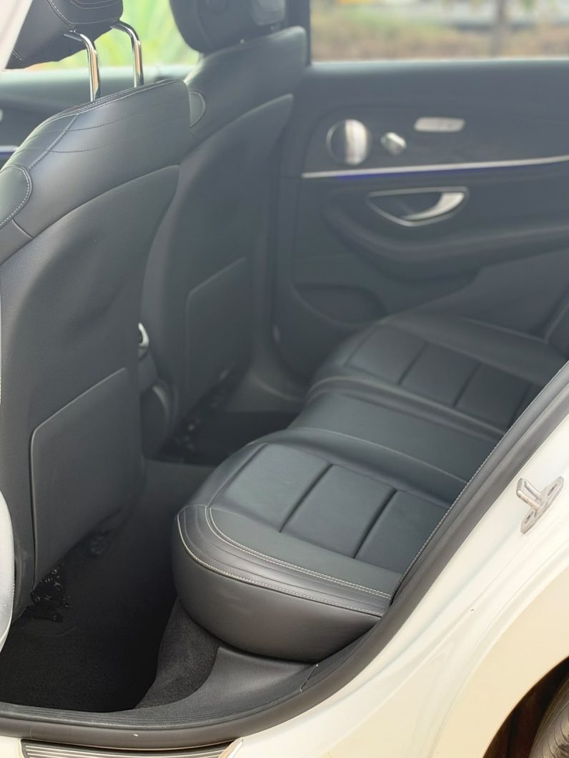 
								Mercedes Benz E200 full									
