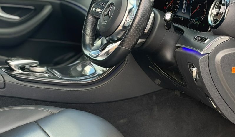 
								Mercedes Benz E200 full									
