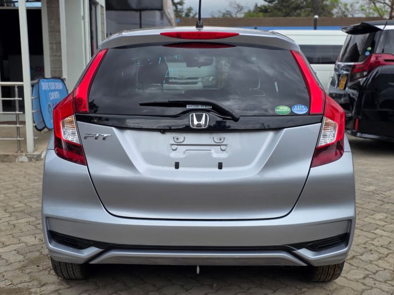 
								Honda Fit full									