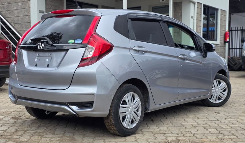 
								Honda Fit full									