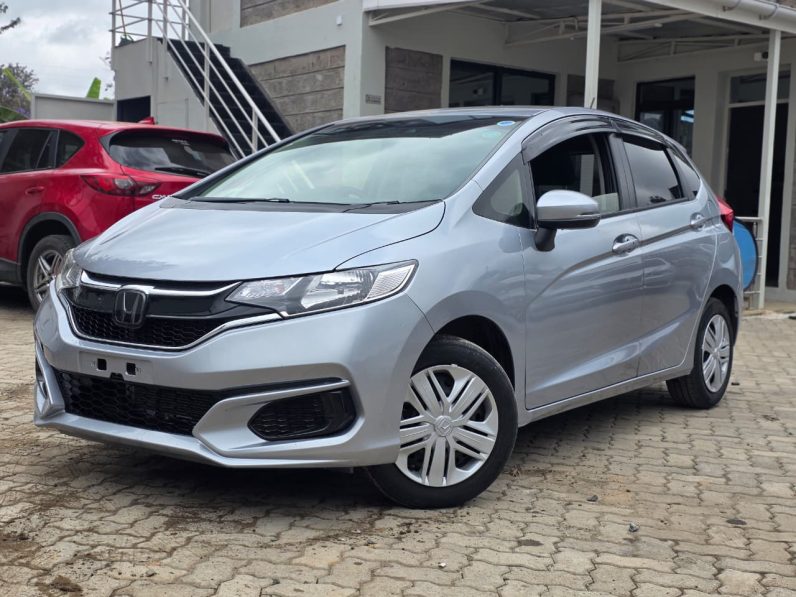 
								Honda Fit full									