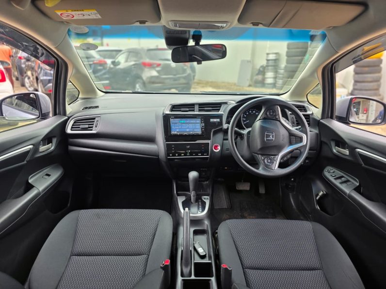 
								Honda Fit full									