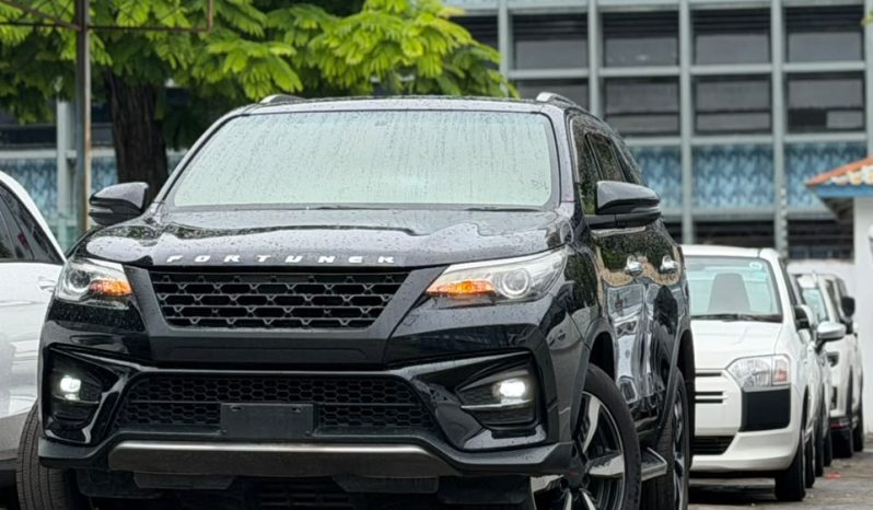 
								Toyota Fortuner full									